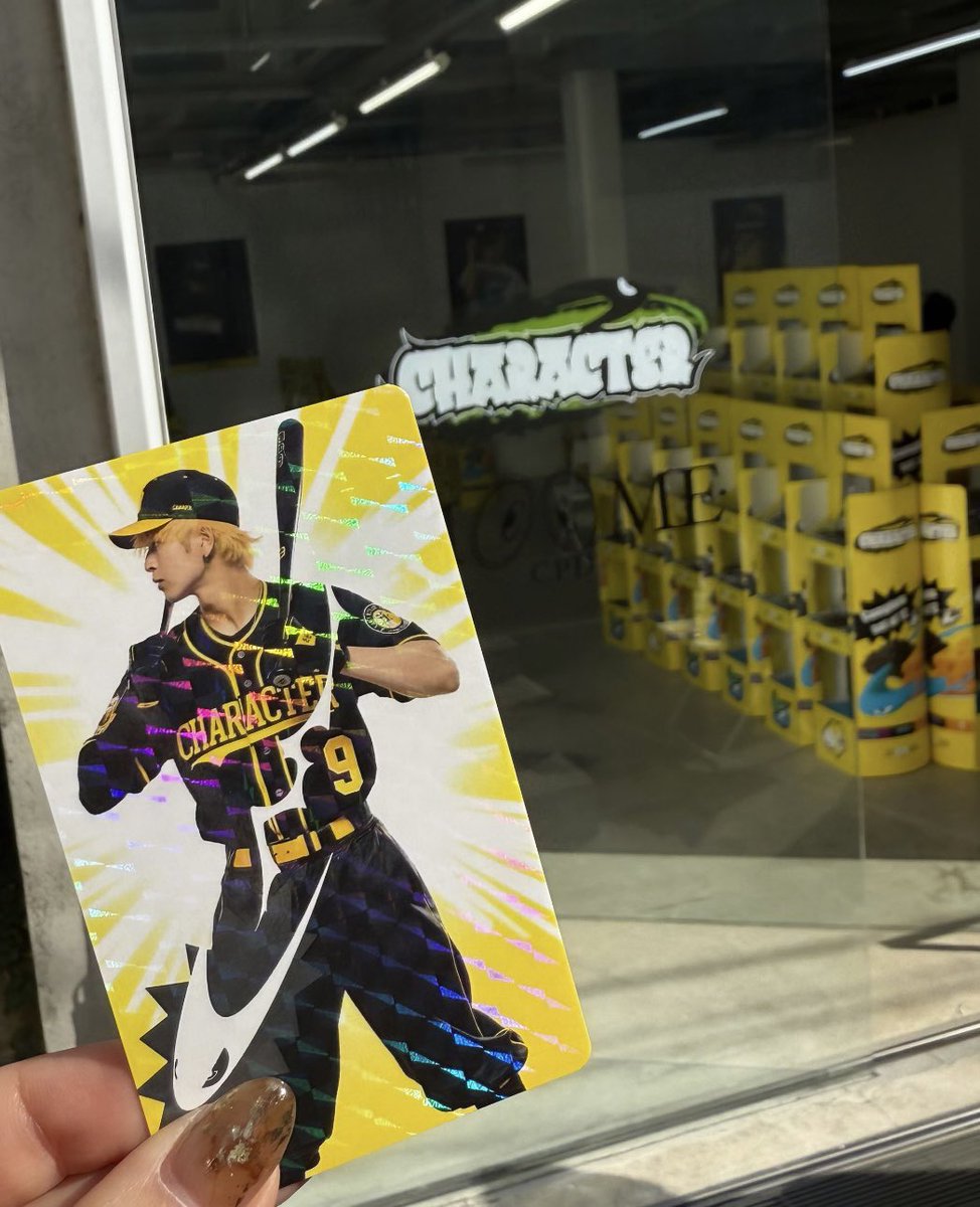 mkt_nater's tweet photo. レアカードこれかな…！？？
当たった〜！🙌🏻⚾️🌟🌟🌟
@coinparking_d  @makoto_lo_olzzz #長谷川慎
💛CHARACTER Vol.3 POP UP💛 https://t.co/0Onxm5Lkqo