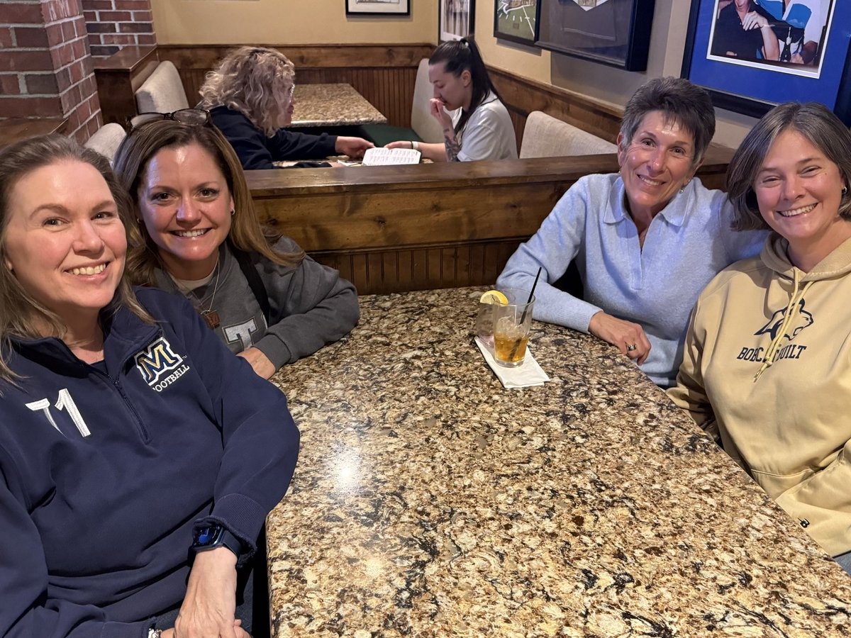 NEWSGUYSULLY's tweet image. I hope you all find people in your life that can make you this happy. Montana St is a special place.  Player parents come back to cheer on the current kids.  #GoCatsGo