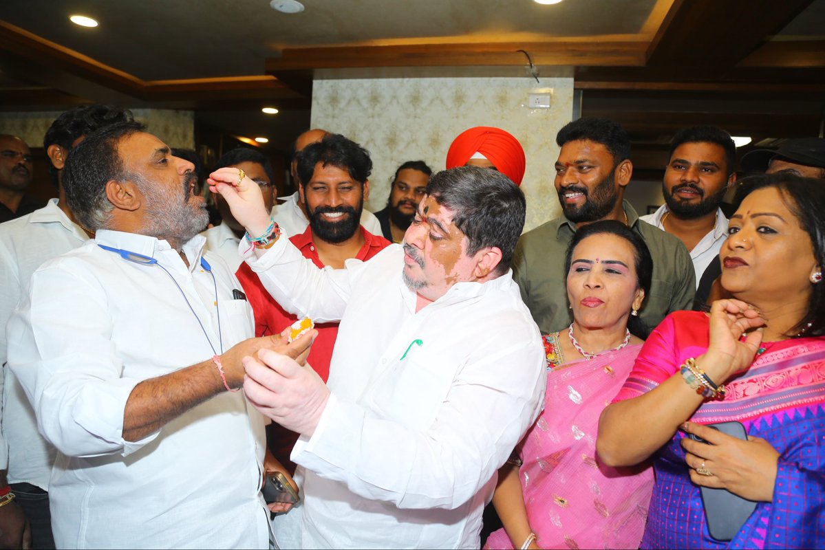 BellaiahNaikT's tweet image. #naveenyadavforjubileehills
#votefornaveenyadav
#voteforcongress #bellaiahnaik