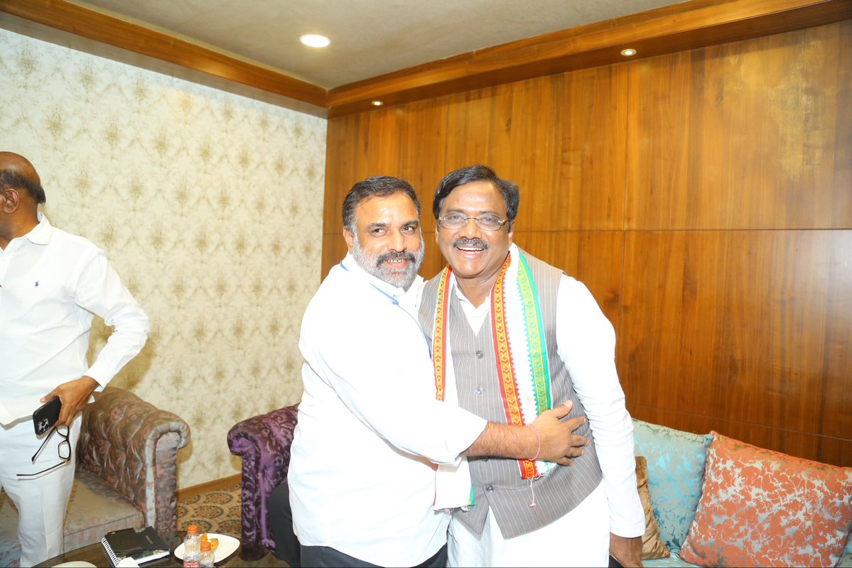 BellaiahNaikT's tweet image. #naveenyadavforjubileehills
#votefornaveenyadav
#voteforcongress #bellaiahnaik