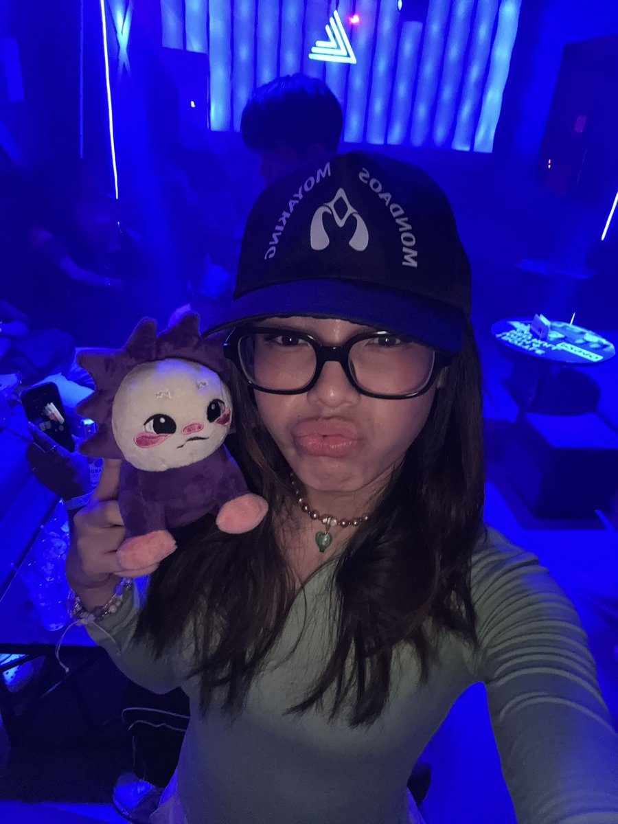 GMOYAKING!! We are distributing 10 GTD rewards. Might give TG invite too for <a href="/ChogNFT/">Chog (mainnet arc)</a> 👀

To participate:
✦ Follow <a href="/moyaking_xyz/">Moyaking 👑</a> and <a href="/venti_nft/">venty (mainnet arc)</a> 
✦ Like and retweet this post
✦ reply with your wallet address

Winners will be selected and announced in 48 hrs. 👀