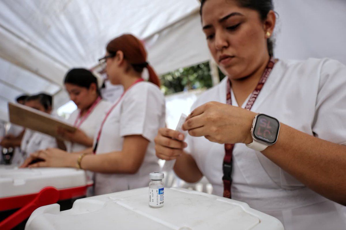 Issste_Zac's tweet image. 📰 #COMUNICADO
Reafirma Martí Batres respaldo del ISSSTE a la comunidad de Álamo, Veracruz, tras fuertes lluvias.
🔗goo.su/7dNCKV