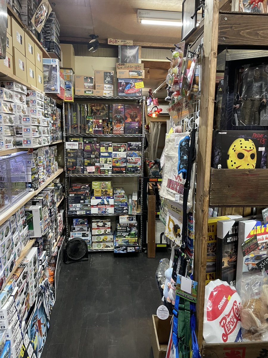 shop_pantaloons's tweet image. 景色が変わったプラモデル屋がオープンしましたよ〜
暇があれば改装している店主です。