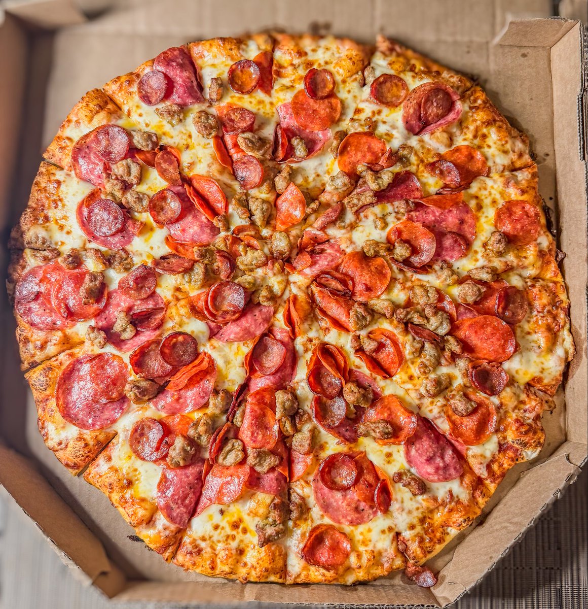 CrystalStayCool's tweet image. Happy Friday everyone! Pizza night.
✨🍕✨

 #Linguica #Pizza #Pepperoni