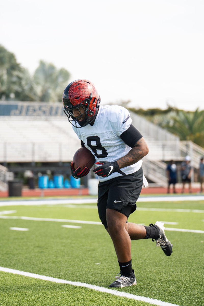 The Pro Showcase 🏈 tweet media