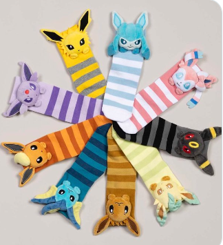 PGoods42105's tweet image. A pair of socks for this gentleman's life-size Meowscarada. Perhaps this could be considered part of the after-sales service?
   
#puffo #Meowscarada #Pokemon #aftersalesservice
