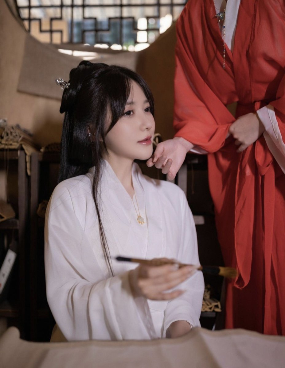 他们只是陆续结婚了，又不是陆续过上好日子，你焦虑个鸡毛。 ​。。