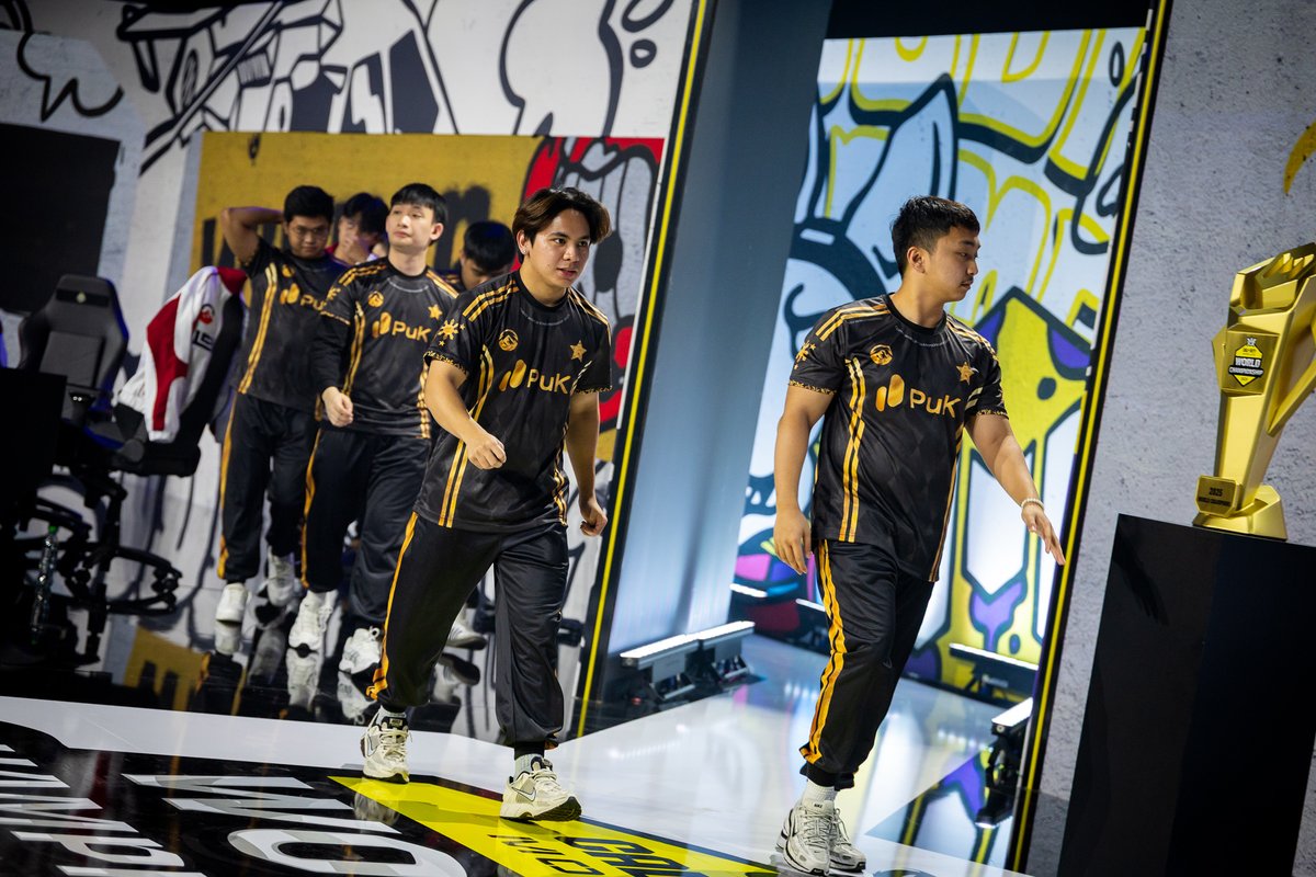 sweatsden's tweet image. A Perfect World Championship Won’t Fix CODM Esports

A flawless World Championship isn’t a fix, it’s a distraction. CODM Esports doesn’t collapse because of one chaotic event, nor does it recover because one tournament runs smoothly. The real issue is far bigger: there is no…