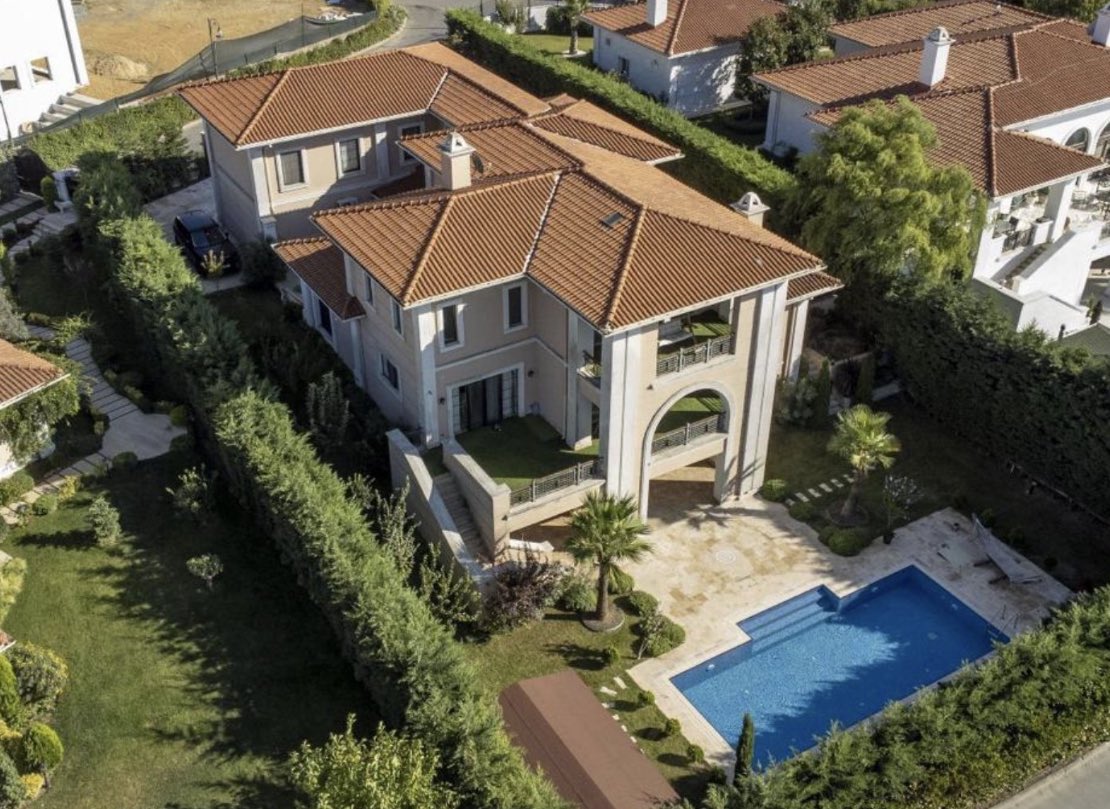 CHP Atina Milletvekili Ali Mahir Başarır

Asansörsüz eski bir evde kiracıyım 😳