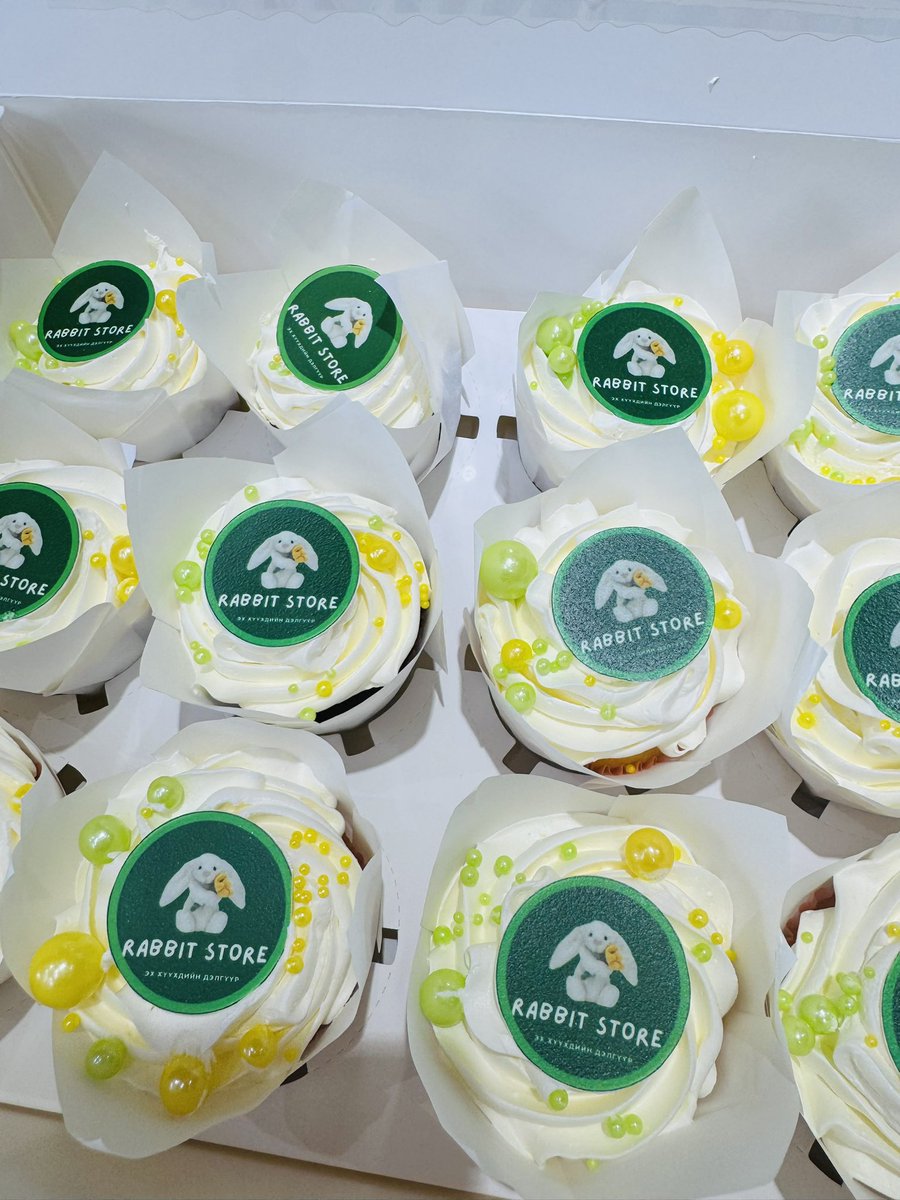 Эх хүүхдийн том дэлгүүртэй болох зорилго тавиад эхлэлээ өнөөдөр тавьж жижигхэн дэлгүүрийн нээлтээ хийлээ😊.