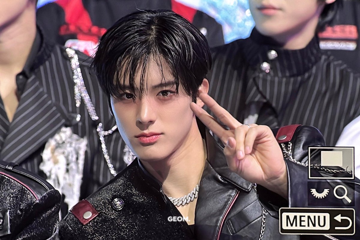 geometry_eric's tweet image. 251114

#소녕재 #손영재 #손에릭 
#에릭 #ERIC #에디
#더보이즈 #THEBOYZ