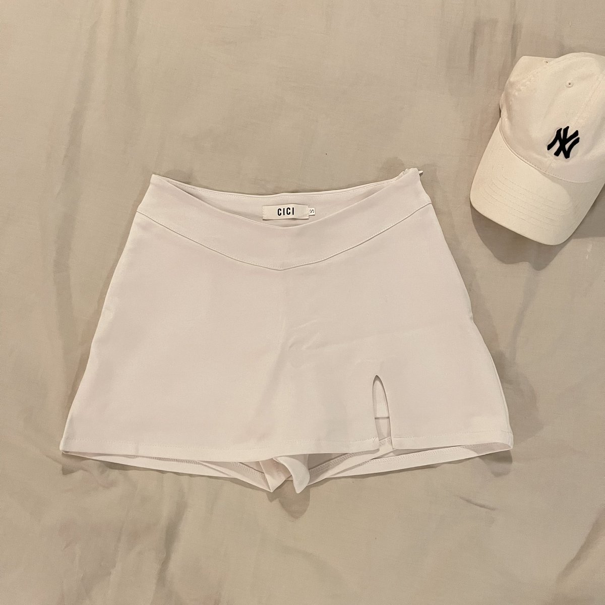 ส่งต่อ กระโปรงเอววี
💭 80 ส่งฟรี
สนใจ dm ได้เลยค้าบ💘💘

#ส่งต่อเสื้อผ้า #ส่งต่อเสื้อผ้ามือสอง