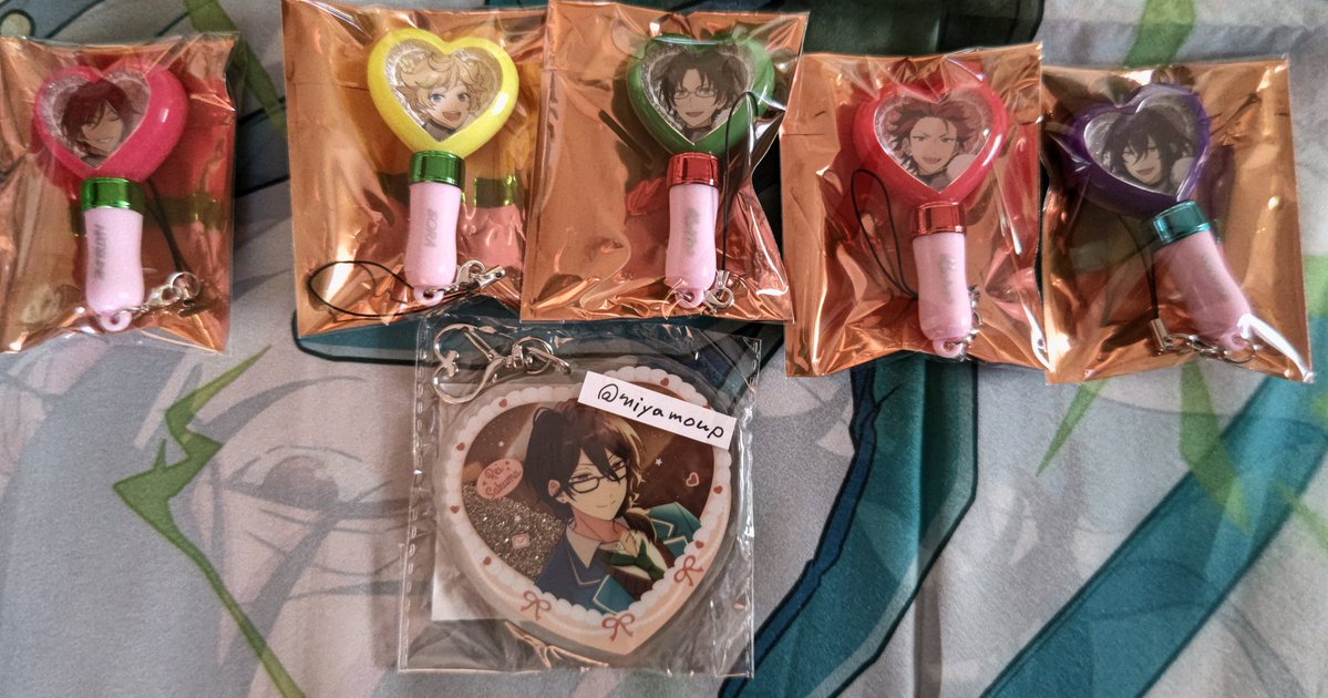 【交換譲渡】あんスタ　スタフォニ4th
譲)ミニペンラ 渉さん3 アドニスくん3
桃李さん2晃牙君弓弦君
夏目くん宙君蓮巳君鬼龍さんマヨイさん
カード ひなたくん アドニスくんユメさん晃牙君斑さんみか君
求)零さん
零さん決まり次第定価送料つむぎくん1巽さん1
よろしくお願いいたします