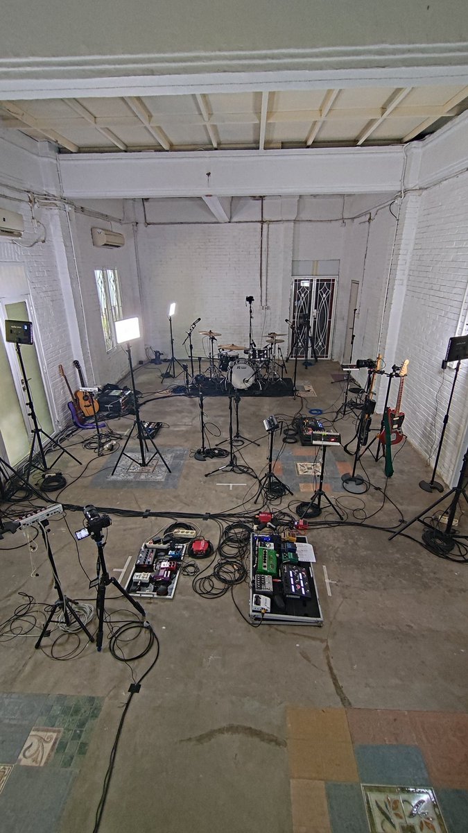 karfianda tweet media