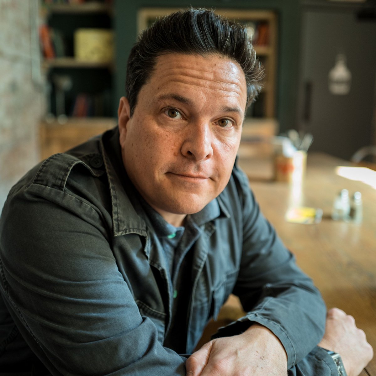 daveainsworth63's tweet photo. Happy birthday to the brilliant English comedian and writer Dom Joly who was born on this day in 1967. #DomJoly #TriggerHappyTV #ThisIsDomJoly #DomJolysHappyHour #MadeInBritain #FoolBritannia #WorldShutYourMouth #Pilgrimage #TheDarkTourist #Earworm https://t.co/CE9lQYTAMg