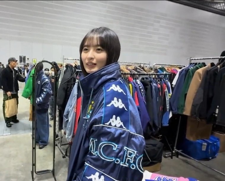 T*d様 乃木坂46 遠藤さくら　Kappa マンチェスターシティ　ナイロンジャ さくちゃんが買ったマンCのkappaのジャケット普通に家のクローゼット