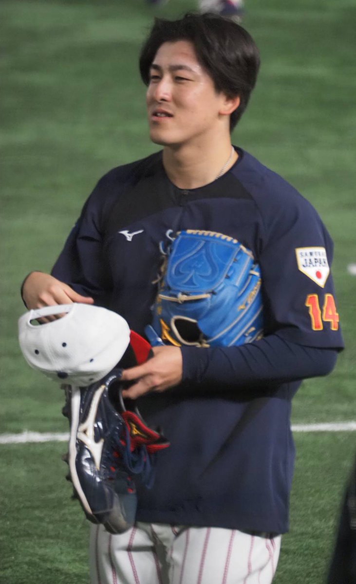 練習後のすみちゃん 記者さんとお話してた😆 📸2025/11/15 #隅田知一郎