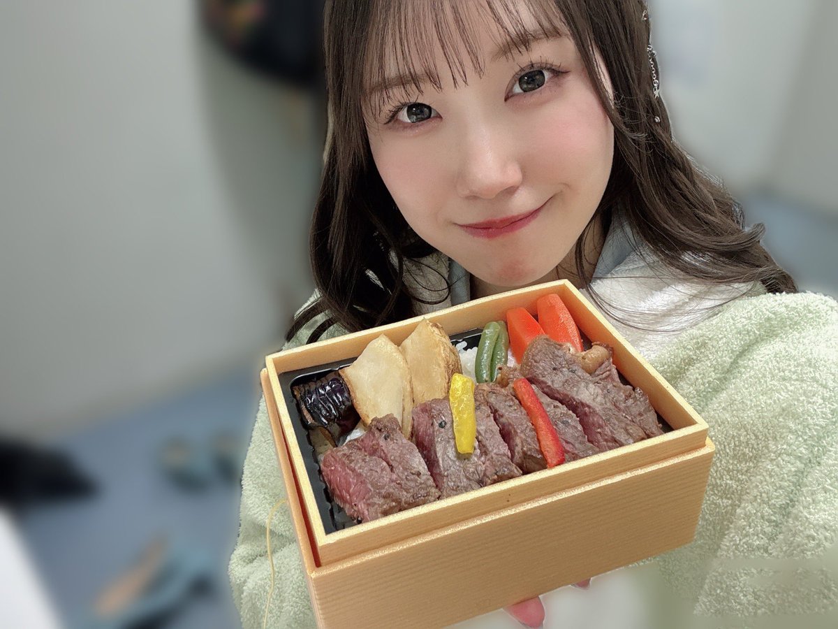 nanami_7mm's tweet image. 本日も無事  #舞台かわぱ2 のマチネが終わりました☀️

ご観劇、ご視聴いただきましたみなさま、ありがとうございました！

わーーーーい！ご飯だー！
さぁ…！本日の1口目はどちらでしょうか🍱♡

感謝しながら頂戴します！
ソワレも頑張るぞー！！