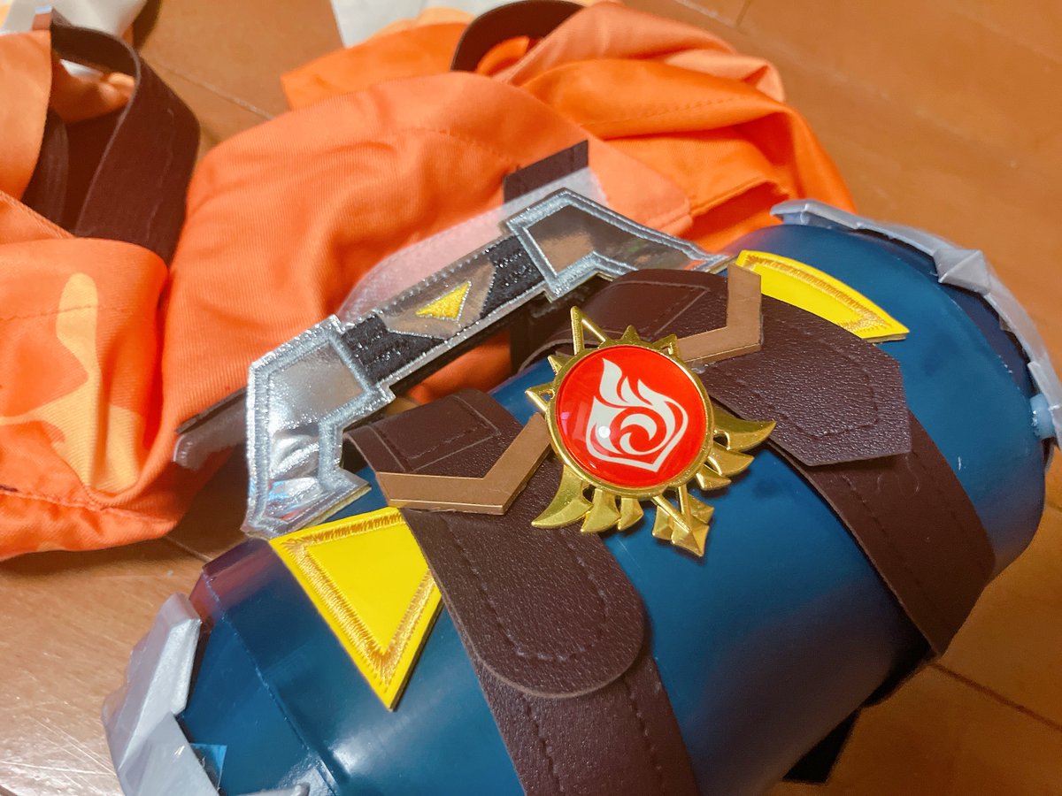 衣装買う度の恒例行事「神の目小さない？？？？」って言おうとしたけど写真で見るとそうでもないマジック🪄◝✩