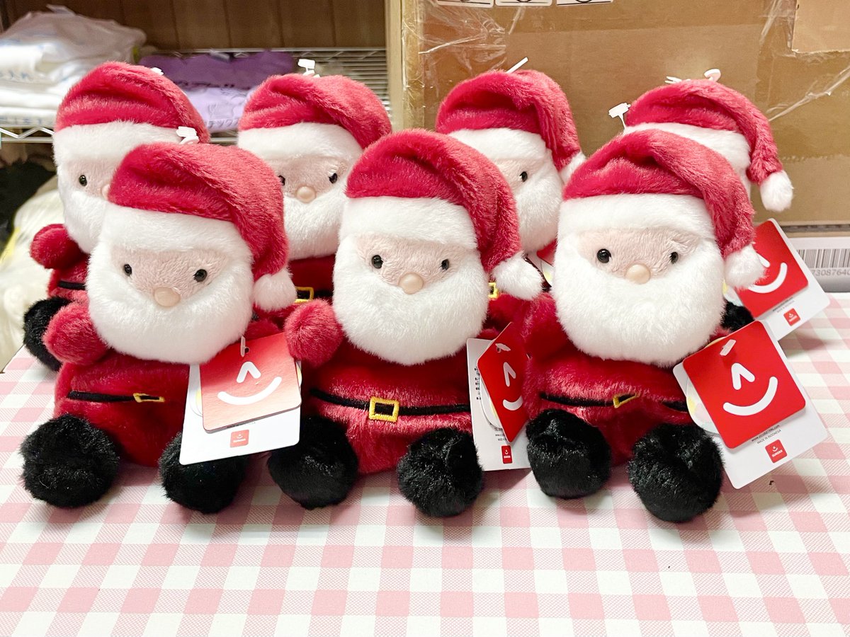 お手玉マスコットのサンタを入荷しました🎄 ふわふわの白いヒゲと