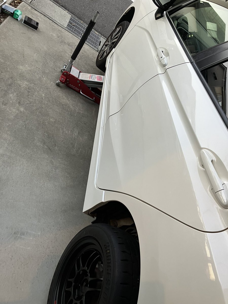 会社のBBQ🍖会終わった後にタイヤ交換し始めんの自分だけちゃう？🤣
フォルム走頑張ってかねば💪