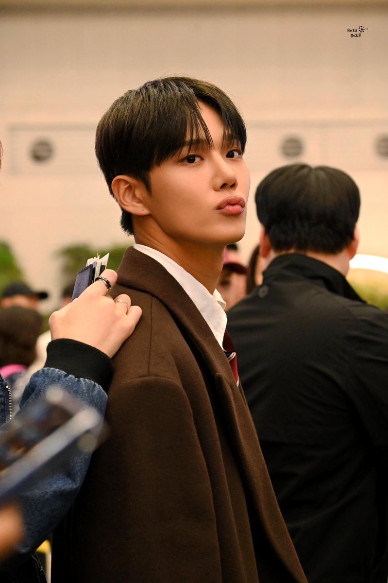 buzz buzz🐝 tweet media