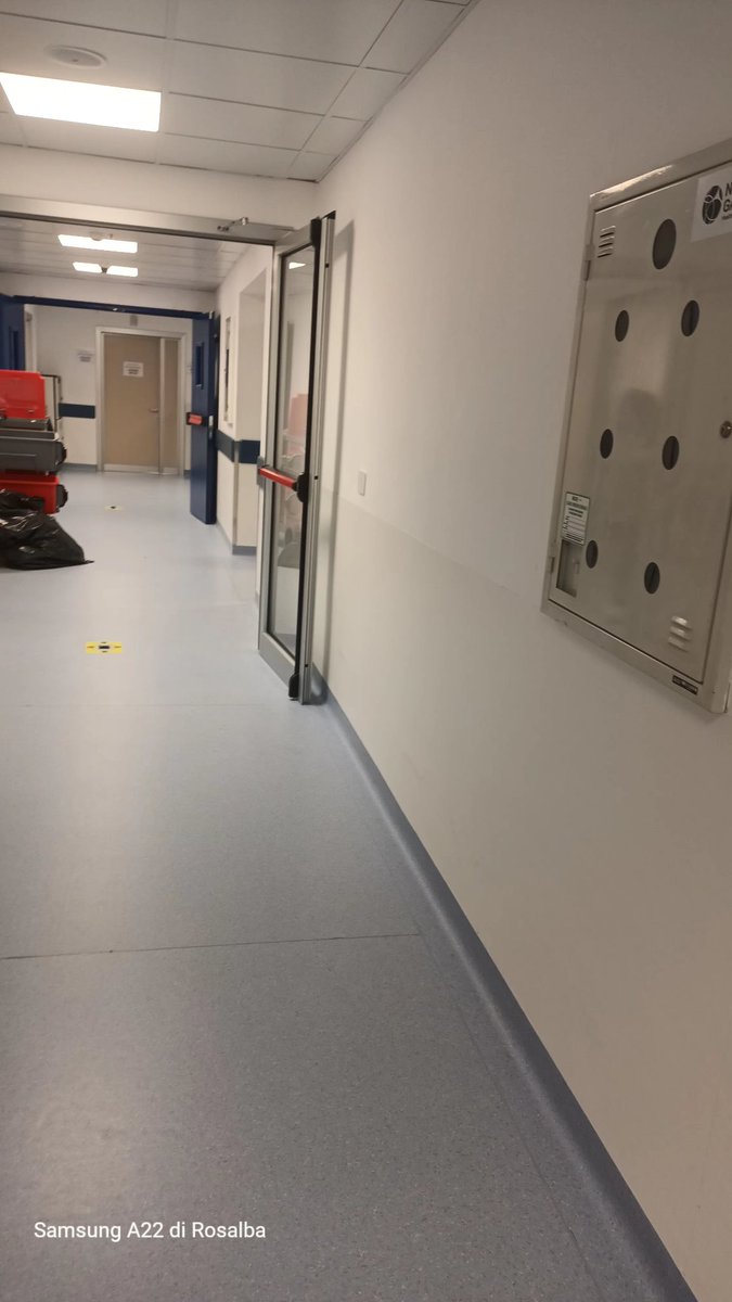 Rosa171210's tweet image. Sono di nuovo qui,con mio papà..stanotte la situazione è precipitata senza avvisare, abbiamo sempre vinto..ma stavolta credo sia l'inizio della fine..oggi non ce la faccio ad essere forte, finché c'è vita c'è speranza ed in qualche modo, devo trovarla,vi abbraccio ed aspetto ❤️