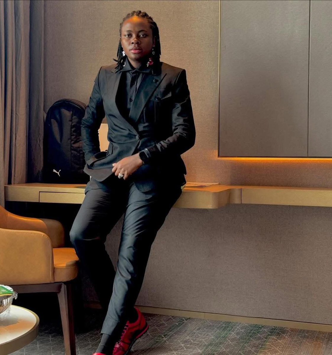 #Elections2025
Gaëlle Enganamouit, ancienne internationale camerounaise, candidate au poste de membre du comité exécutif de la #FECAFOOT au poste sollicité de représentant des Corps de métier.