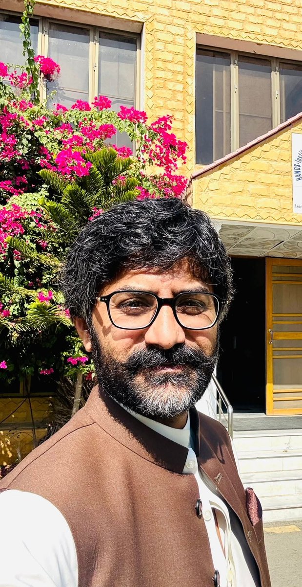 ایسے لوگوں کی نشست اختیار کریں جنھیں صرف اپنے لئیے ہی نہیں بلکہ دوسروں کے لئیے بھی جینا آتا ہو، رحم دل اور احساس والے لوگ!