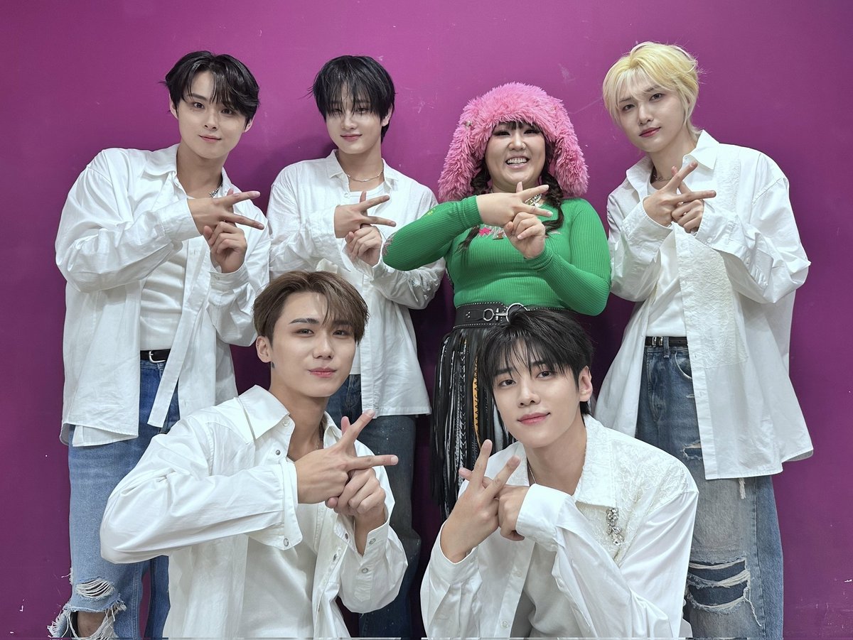 [📸] 햄부기님과 함께
BUGGY BOUNCE 💕

#DKZ #디케이지
#햄부기 #HAMBUGGY 
#이수지 #LEESUJI
#TASTY #테이스티
#ReplayMyAnthem