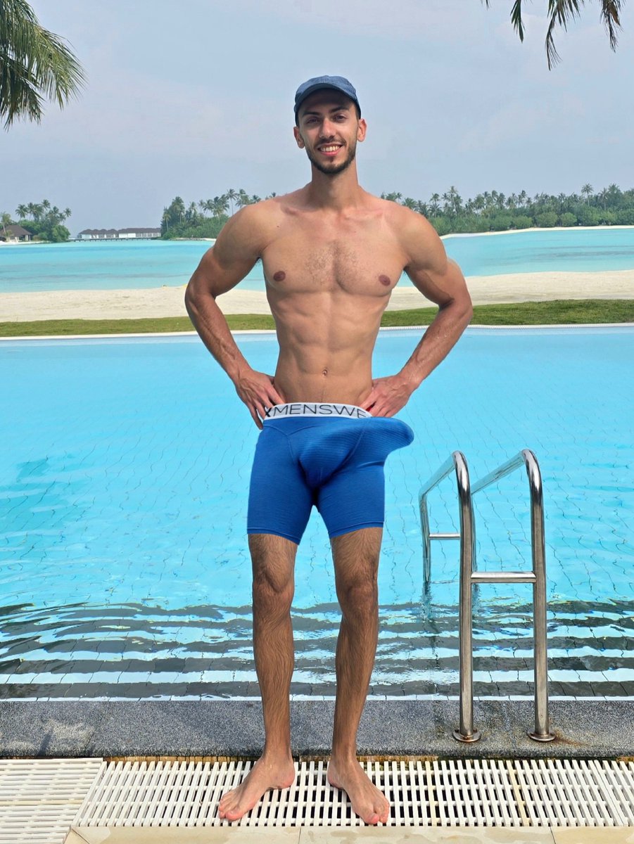 Swimwear fits me well 🍆