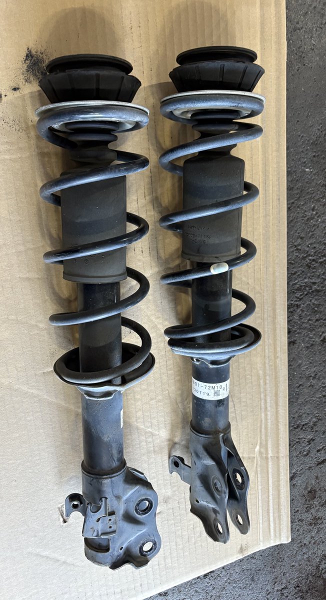 mrym_tms's tweet image. 下取りのワゴソ尺がハンドル切るとゴリゴリ言うから分解してみたらシニアの作品第二弾が発見されました。