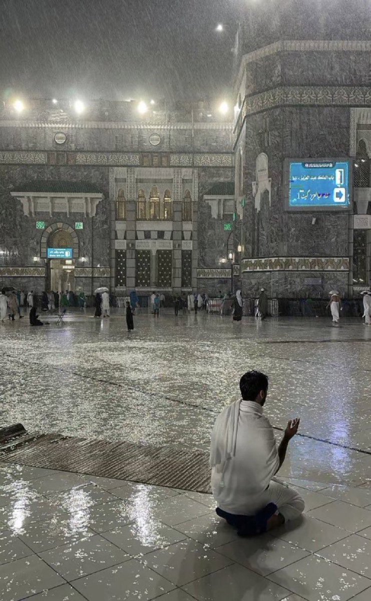 Mw11900's tweet photo. اللهم إني أسألك العفو والعافية في ديني ودنياي وأهلي ومالي اللهم اغفر لي ذنبي كله، دقه وجله، أوله وآخره، علانيته وسره 🤍. https://t.co/aKs50Gc7aV