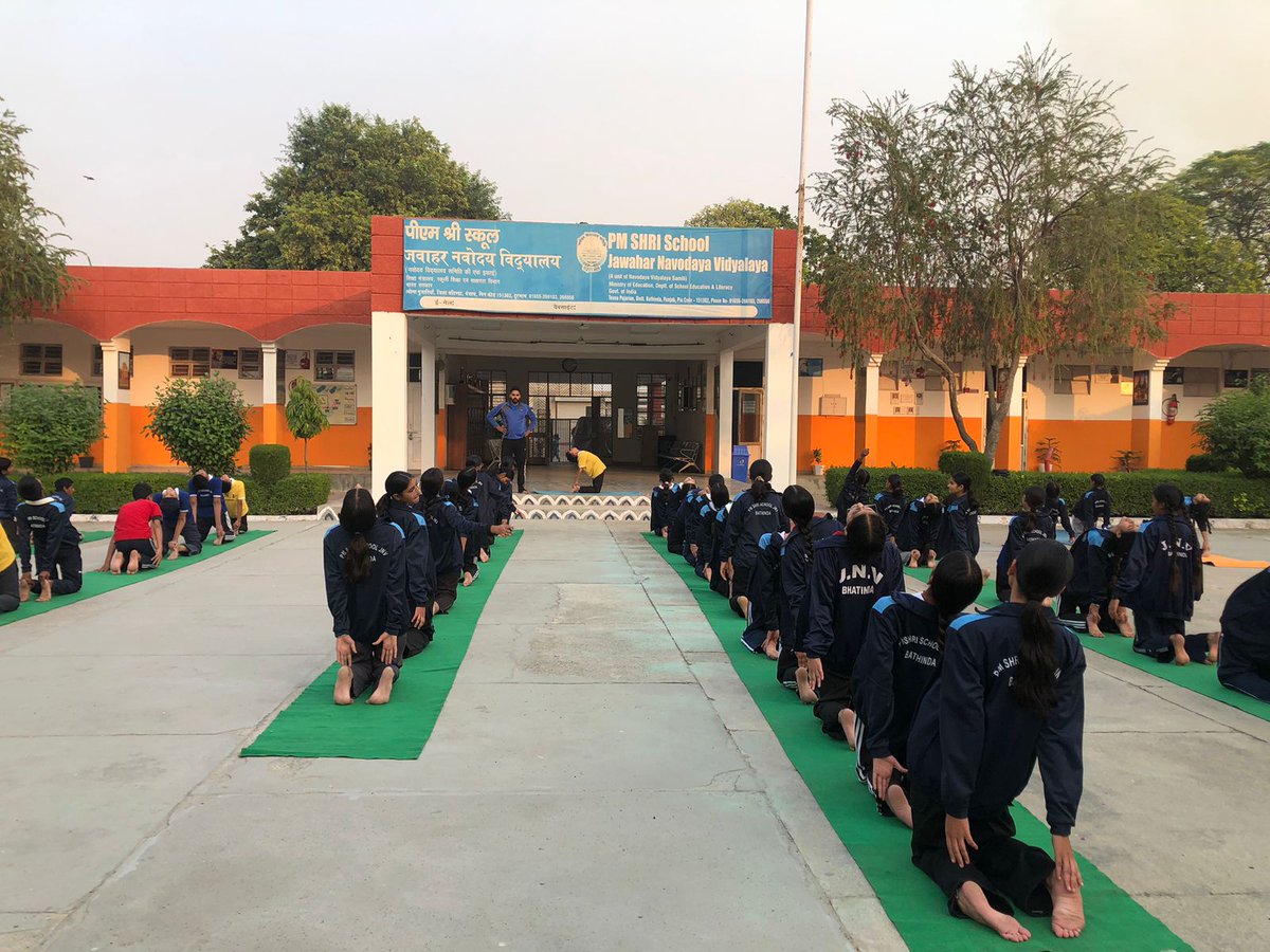 jnv_bathin63313's tweet image. JNV Bathinda (Punjab) conducted a yoga session on Two week Yoga Campaign to promote balance, discipline and inner strength among stundents. with
@NVS_HQ&apos;s vision, Yoga has become a way of life. #NVS #JNV #WellnessThroughYoga #YogaInJNV #JNVActivity
“योग से जीवन में संतुलन”