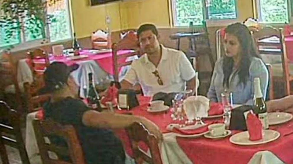 <a href="/Marcos_Mtz84/">El muchacho de los ojos tristes</a> Esta prueba contundente con la que se quedaron mas mudos que la H
La alcaldesa de Chilpancingo sentada con el líder de los ardillos.
