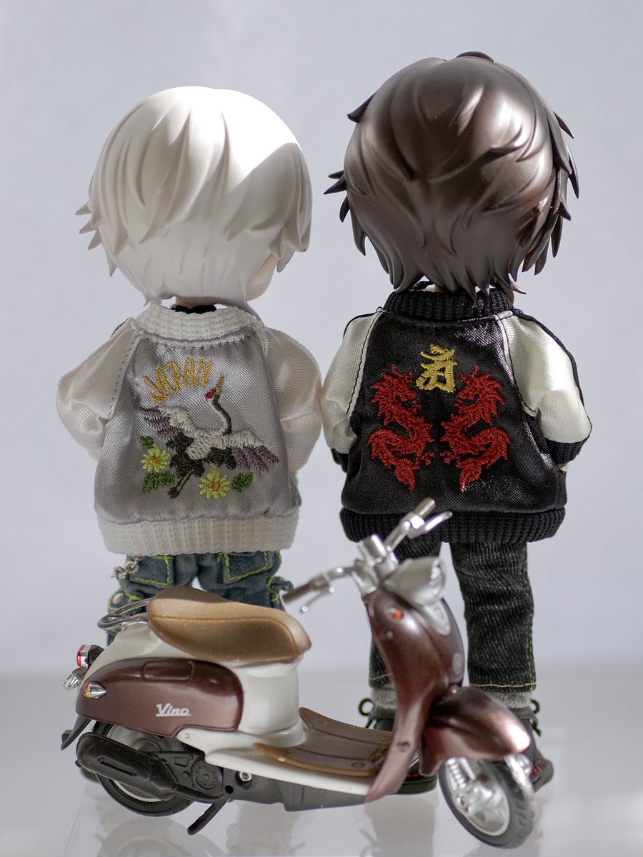 明日16日AKG、oojanさん @puff_cool のブースは 4階 C15,16 龍は写真の