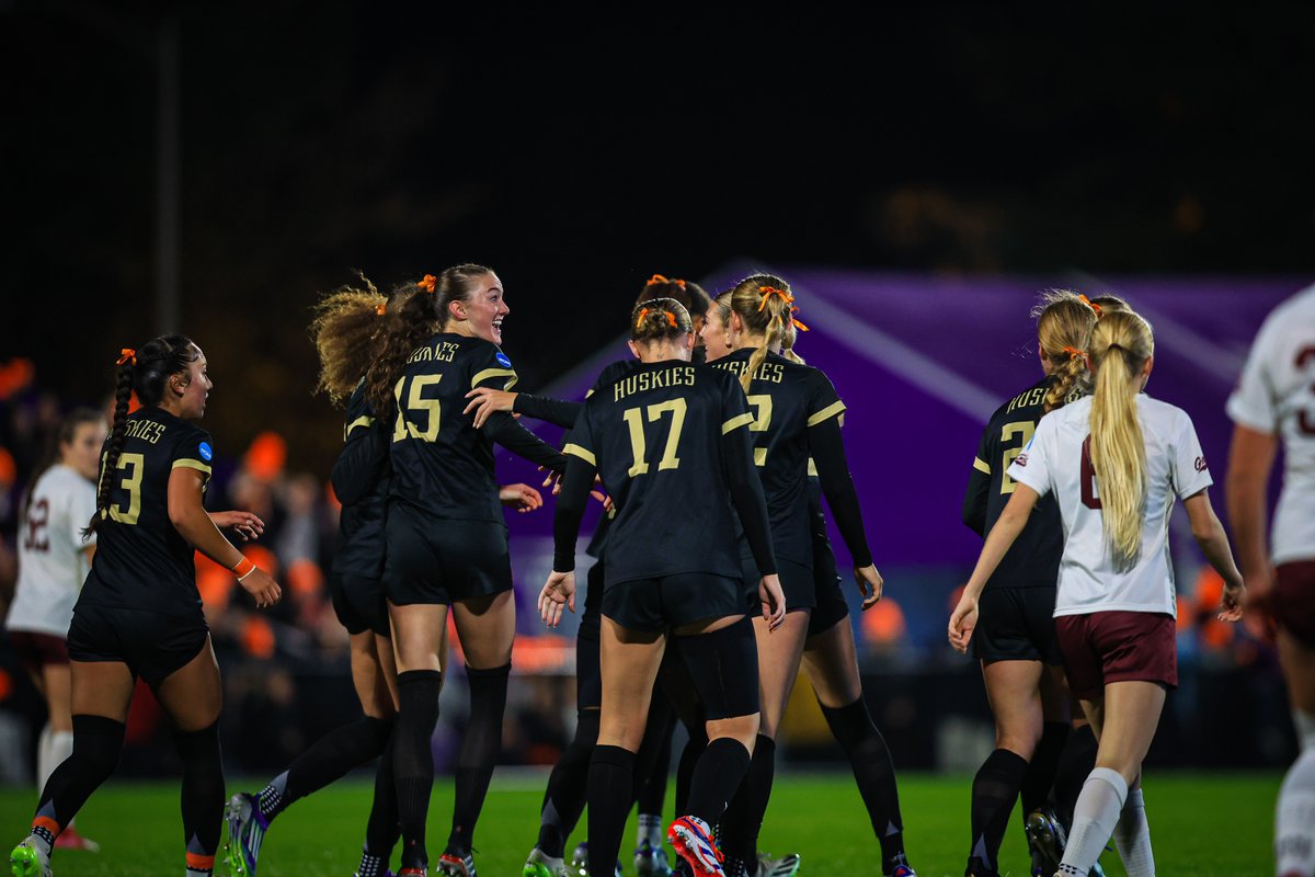 UW_WSoccer's tweet photo. Now we go. https://t.co/0Mr2ANrFDT