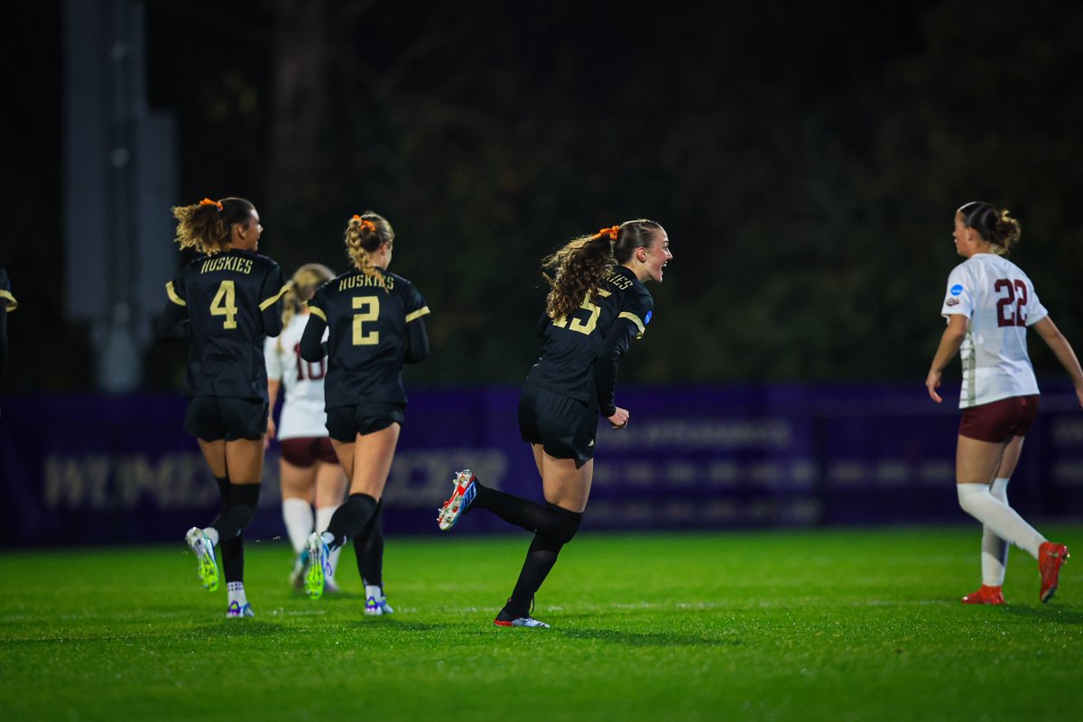 UW_WSoccer's tweet photo. Now we go. https://t.co/0Mr2ANrFDT