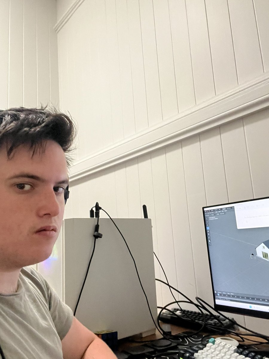 realparallax's tweet image. Average reaction when learning blender