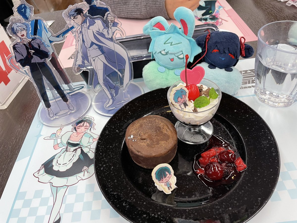 カフェに先生方のサイン色紙も置いてあった〜😭✨🙏葉っぱかわいい、きてくださって嬉しい😭