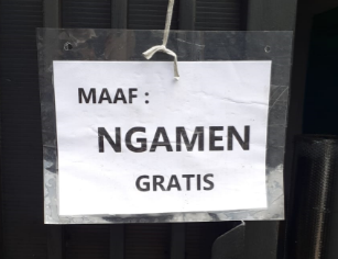 bertahun tahun buka warnet,
akhirnya harus nempel tanda ini juga...