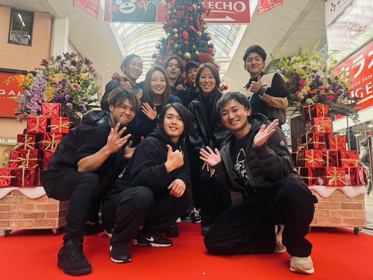 drum_tao's tweet photo. 本日‼️下通二番街にてLIVE&クリスマスツリー点灯式✨
いち早く、聖なる夜をあなたにお届け🎁
LIVEは18:00からです。
お近くの方はぜひ、観にいらしてくださいね♪
#DRUMTAO #熊本 #下通り商店街 #Xmas #イベント #プロモーション #12月九州ツアー #beyondTHEBEST https://t.co/GqsPGAVdJd