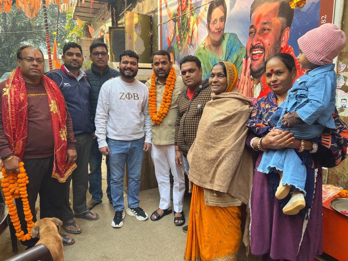 आज नारायणा वार्ड के उपचुनाव में बूथ no 103 सोनिया कैम्प में बैठक कर आने वाले चुनाव के बारे में चर्चा किया ।<a href="/blsanthosh/">B L Santhosh</a>