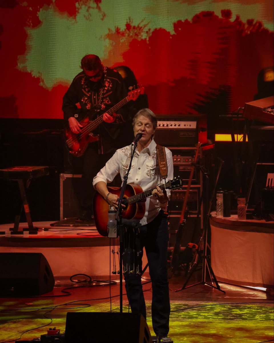 Some more shots from tonight’s <a href="/BlueRodeo/">Blue Rodeo</a> show on their 40th anniversary tour! A fantastic performance down here at the First Ontario Concert Hall! 

📸: steph.snapephotos