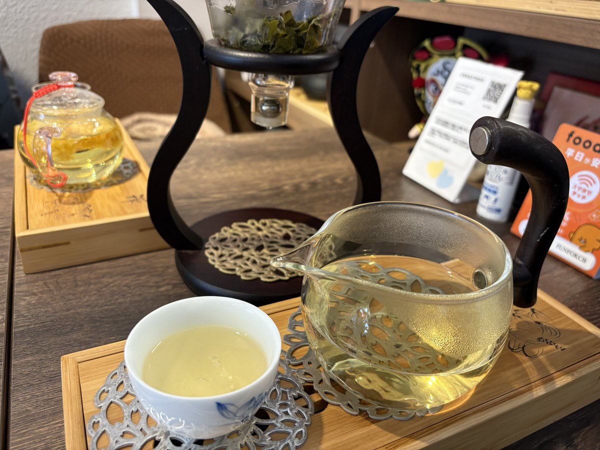 yoppy_0's tweet photo. 家の近くに飲茶のお店があるのを知って
今日はそこでランチ。

いろんな中国茶があるけど
やっぱり鉄観音が好きなんだよなぁ笑 https://t.co/JuMMpAXm6M