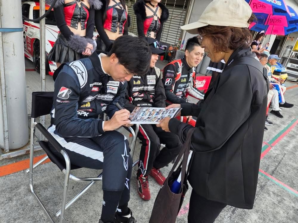 本日は予選です！ 明日の決勝に向けて頑張ります！ 66号車の応援