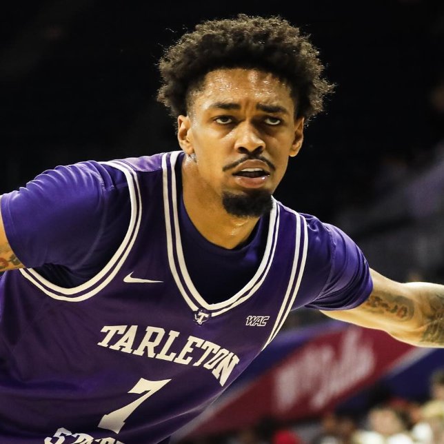 Tarleton State guard Dior Johnson in a loss to Baylor:

42 points (in 31 minutes)
17/24 FG
2/3 3FG

Cooking.