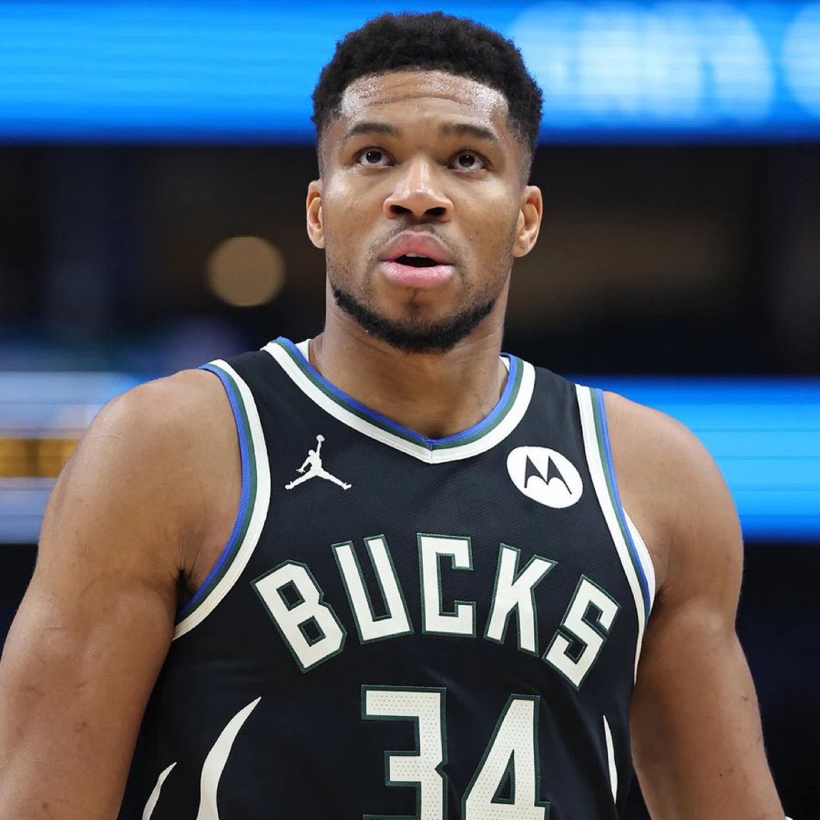 GIANNIS TONIGHT:

25 POINTS
18 ASSISTS
7 REBOUNDS
12/18 FG

👑👑👑