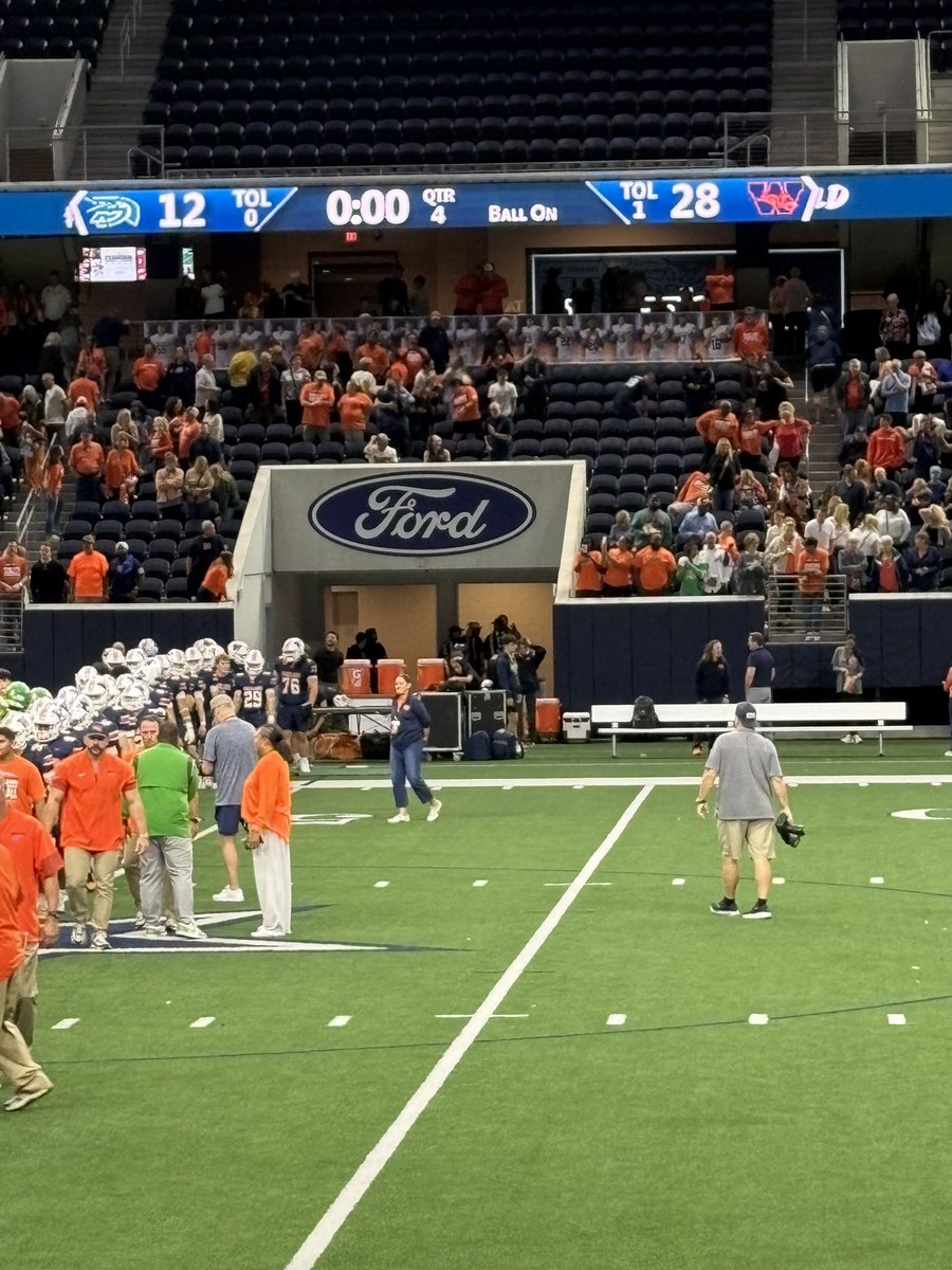 Took the loss, but I’m so proud of my guys!! 

Fought hard the whole night!

Proud to be a Trojan! 

🟢🟡⚔️<a href="/ThaBallCoach/">Robert Boone</a> <a href="/AustinGillmore/">Austin Gillmore</a> <a href="/JFarley25/">Jarrett Farley</a> <a href="/CoachJBraaton/">Juston Braaton</a> <a href="/_RockMore__/">Joel Rockmore Jr.</a> 

📰 <a href="/FridayNghtGlory/">Friday Night Glory</a> <a href="/dctf/">Dave Campbell's — TexasFootball.com</a> <a href="/ihss_dfw/">DFW Inside High School Sports</a> <a href="/dfwvarsity/">dfw varsity</a> <a href="/ProfessorDiggs/">Matt Diggs</a> <a href="/Matt_Stepp817/">Matt Stepp</a>  <a href="/CAvants_SLM/">Chase Avants</a>