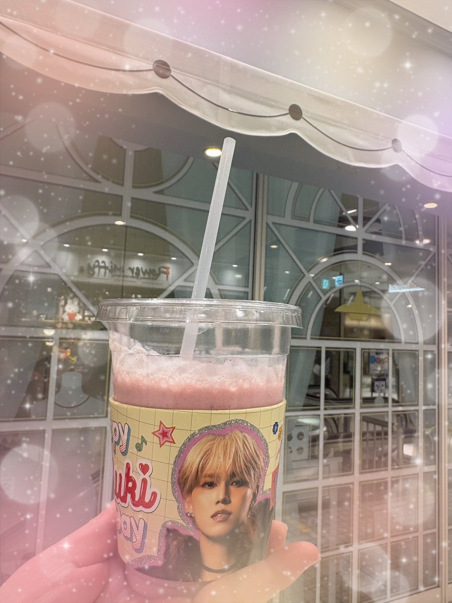 今日はソロで池袋へ🤍 センイルの看板の場所が分からず💦果琳様で